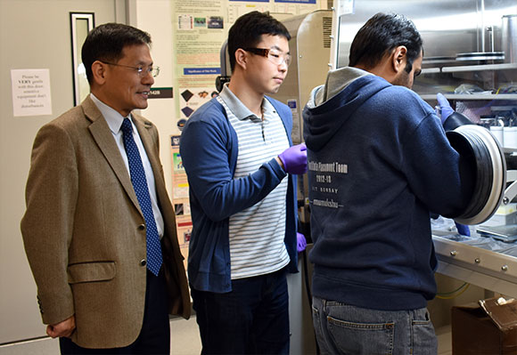 UNT researchers create thin material